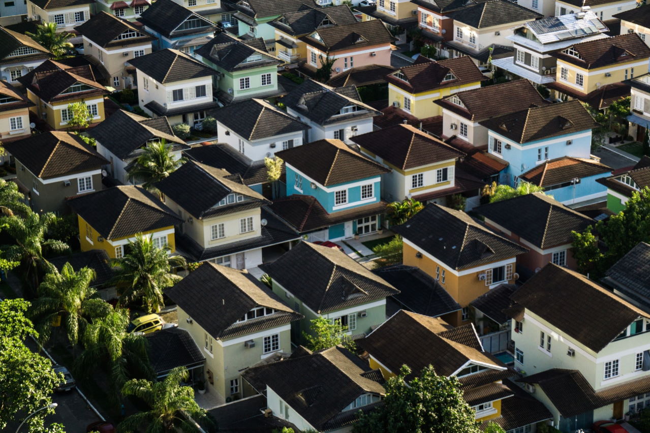 stocks vs real estate
