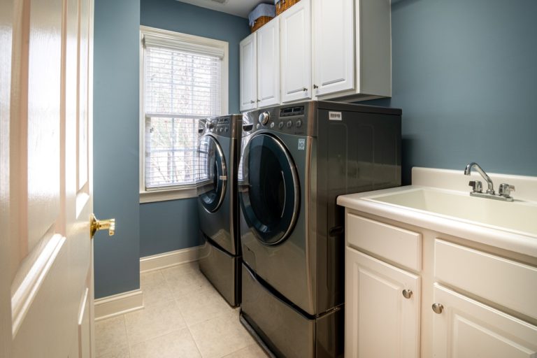 Cost of Laundromat vs Home Laundry Which is Cheaper? Digest Your