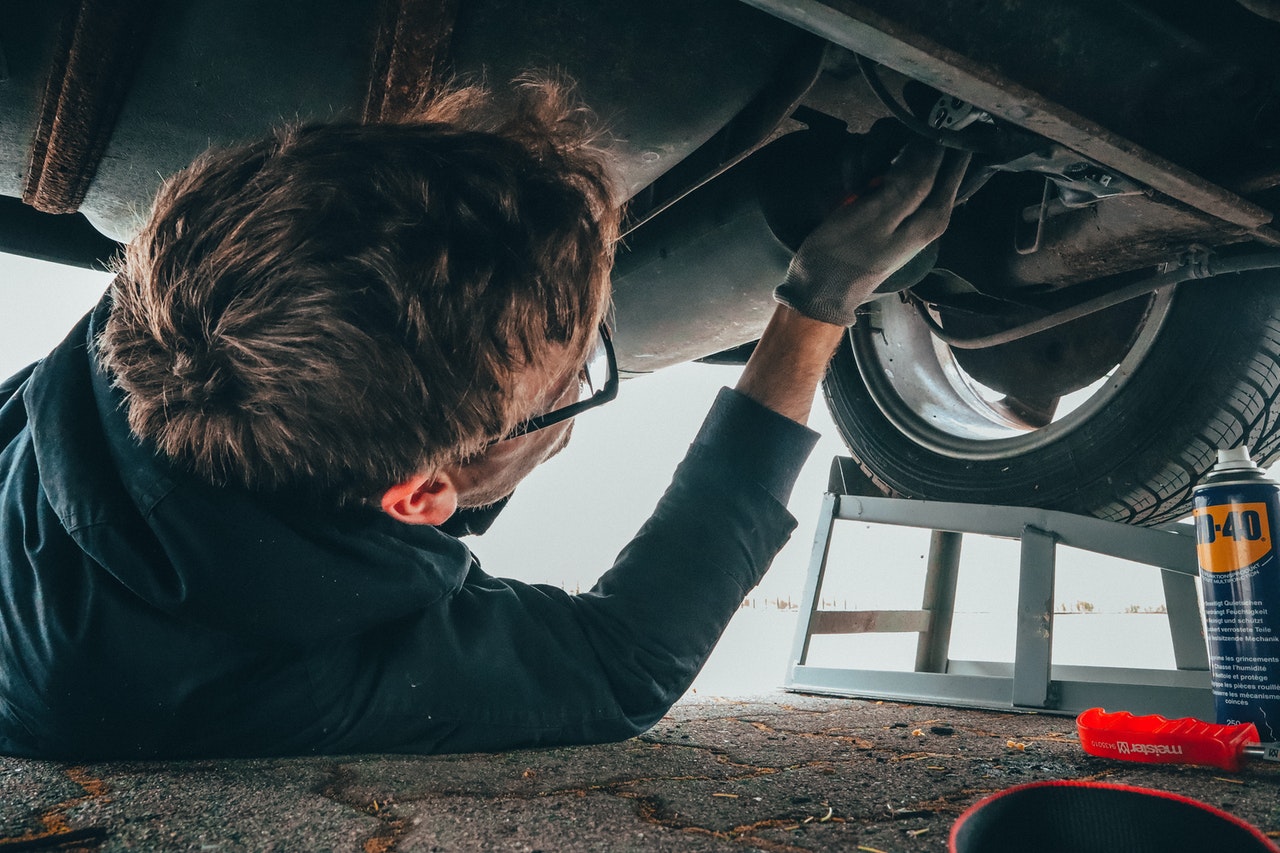 how much should an oil change cost